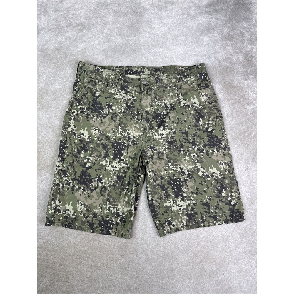 Levi's 469 Loose Fit Camo Shorts Mens Size 42 Green Camouflage Cargo